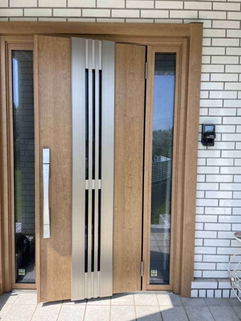 愛知県大府市　戸建住宅玄関ドア取替工事　LIXILジエスタ採風タイプ